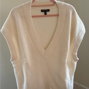 Banana Republic Women's V-Neck Sweater Vest - Cream